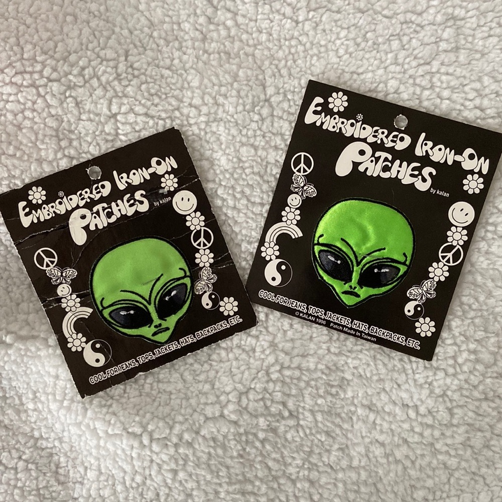 Vintage 90s Alien embroidered patch